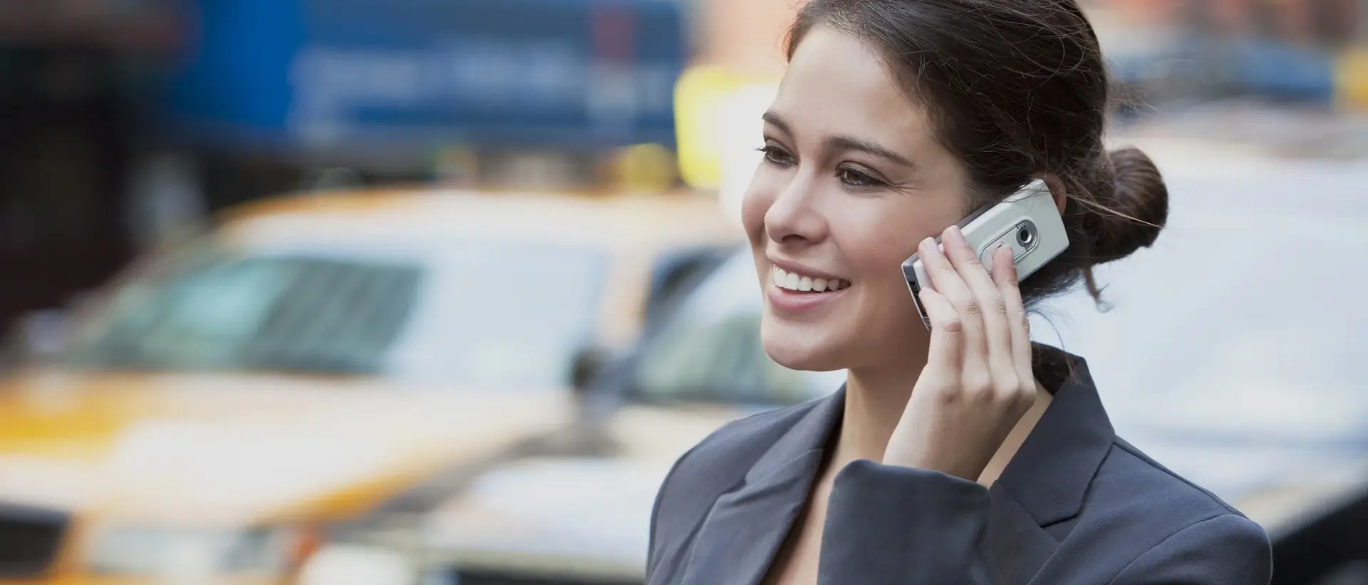 Đặt taxi Đống Đa di chuyển nội thành và sân bay Hà Nội giá rẻ